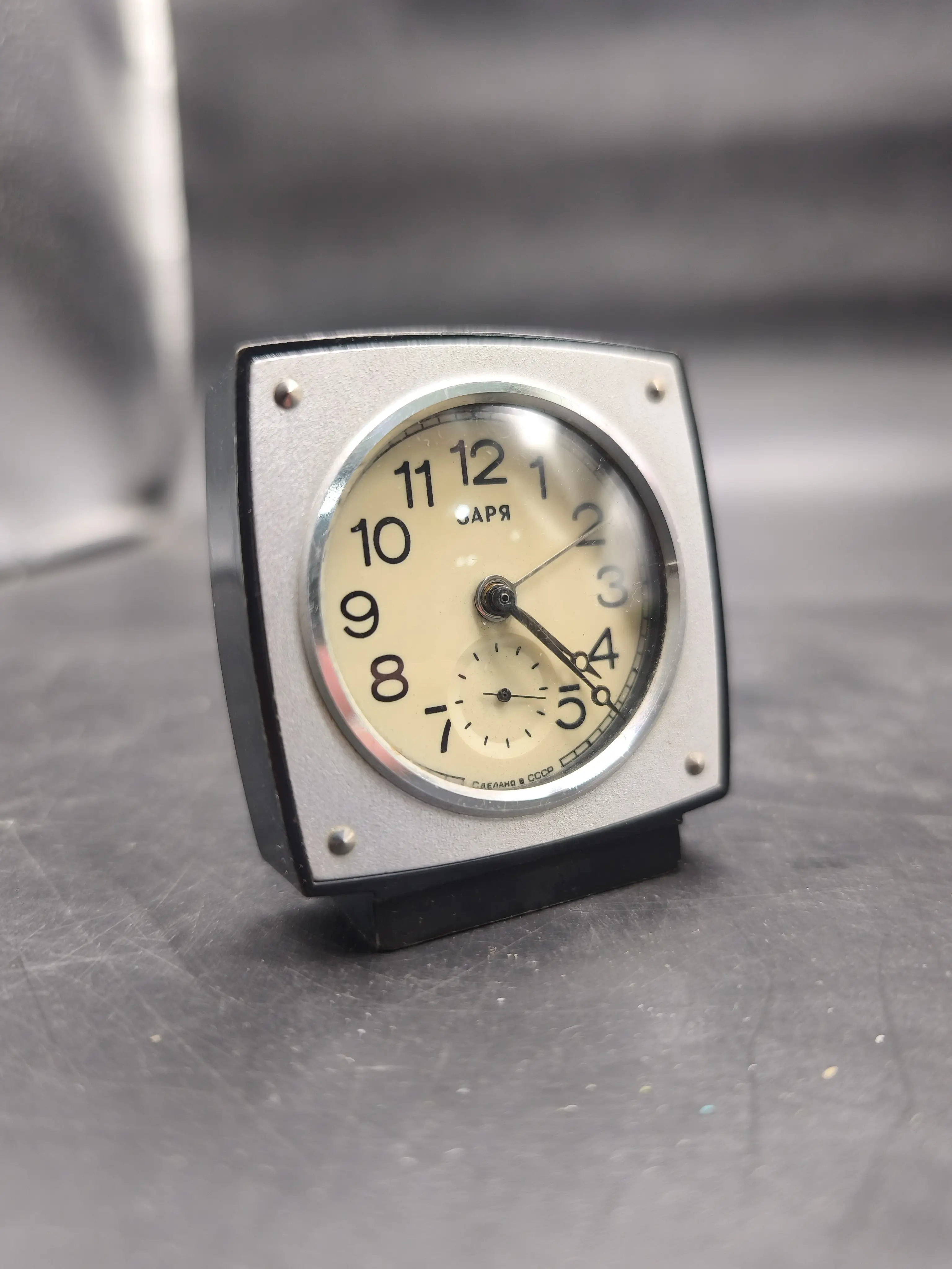 Минибудильник СССР Заря Image